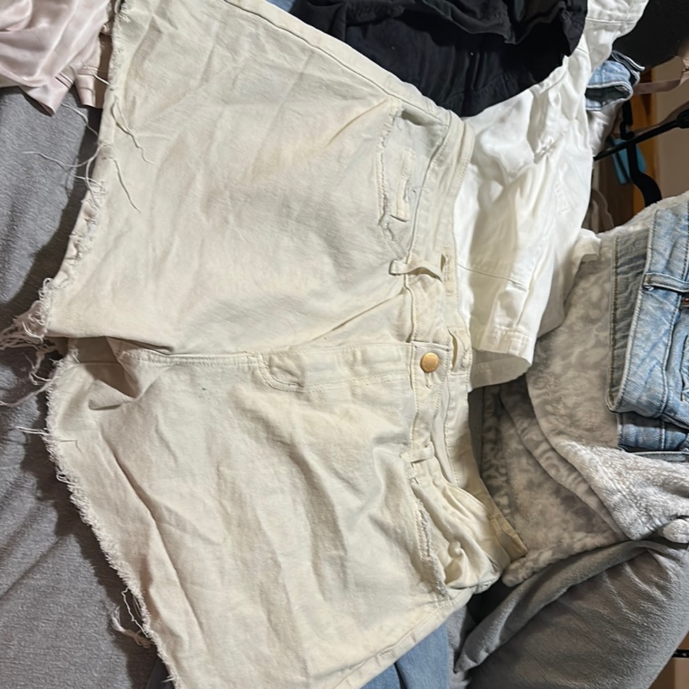 Universal Thread Women's Off-White Jean Shorts